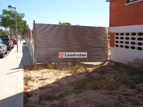 Terreno en calle Flor de Lis s/n