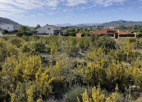 Terreno en calle Jean Ingres