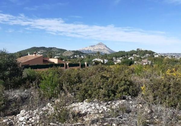 Terreno en calle Jean Ingres