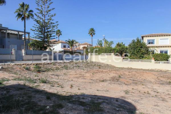 Terreno en calle Berlin