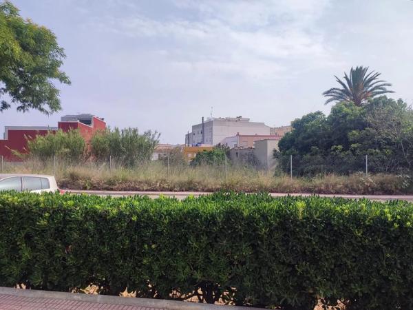 Terreno en calle Mestre José Vives