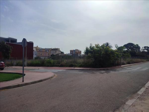 Terreno en calle Mestre José Vives