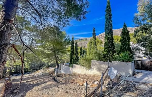 Terreno en calle Bassa