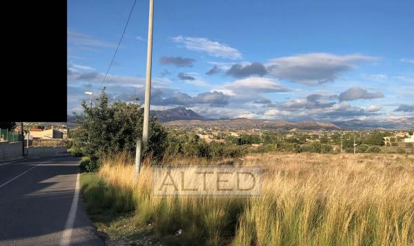 Terreno en avenida los Monteros s/n