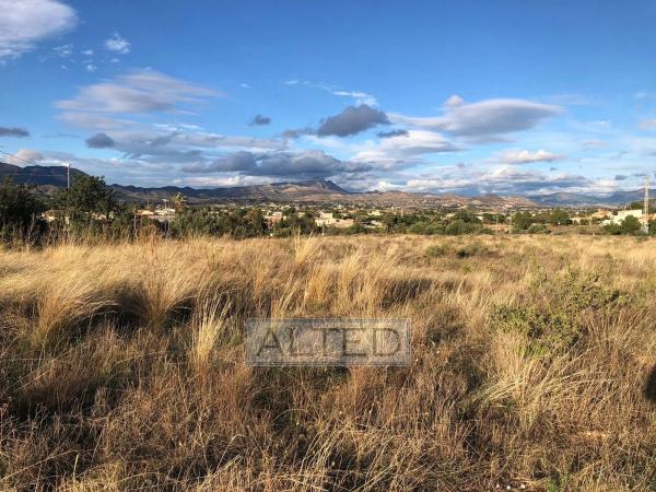 Terreno en avenida los Monteros s/n