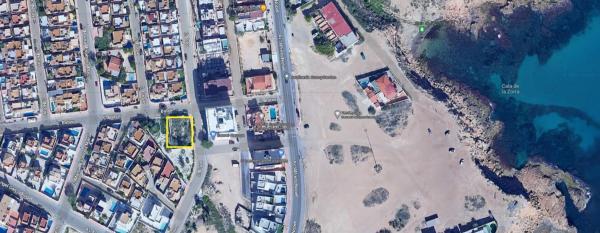 Terreno en calle Babor, 147