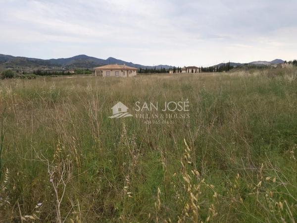Terreno en Hondón de las Nieves