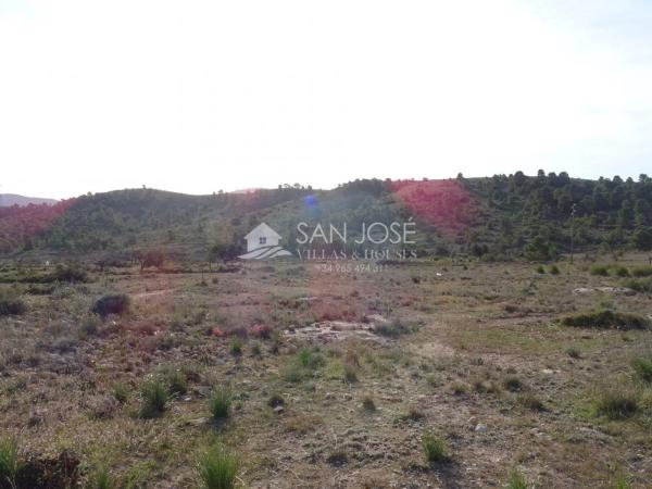 Terreno en Hondón de las Nieves
