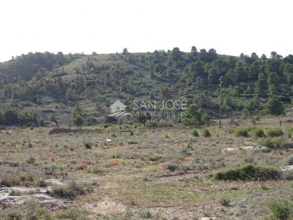 Terreno en Hondón de las Nieves