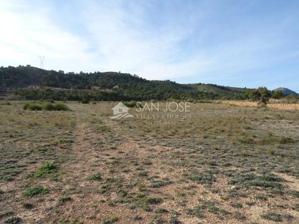 Terreno en Hondón de las Nieves