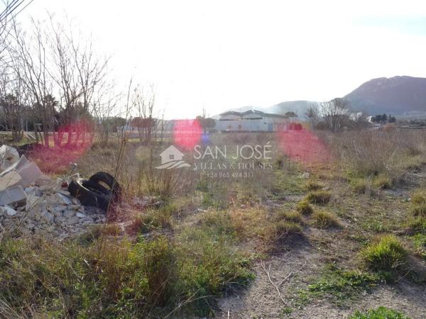 Terreno en Hondón de las Nieves