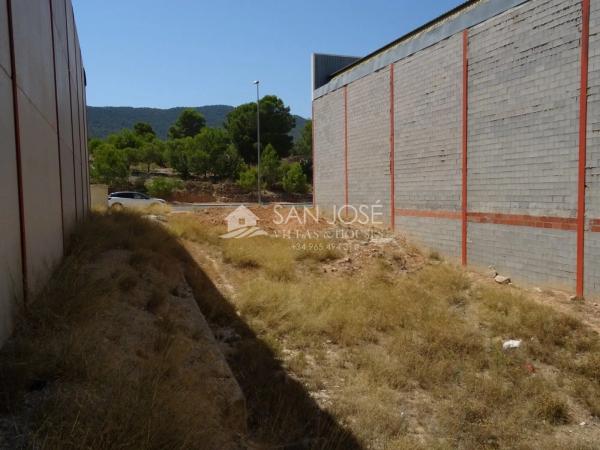 Terreno en Hondón de las Nieves