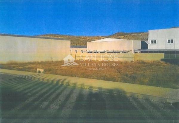 Terreno en Hondón de las Nieves