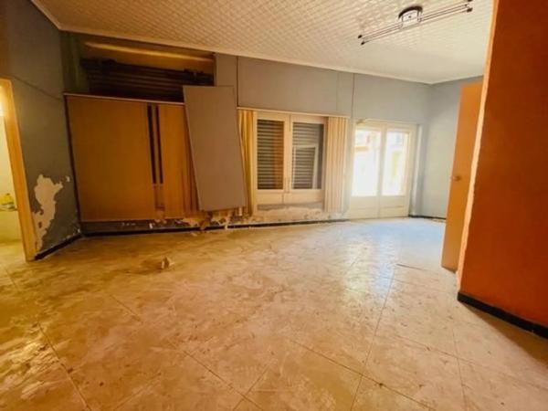 Terreno en calle Castelar