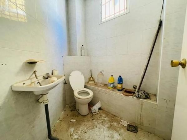 Terreno en calle Castelar