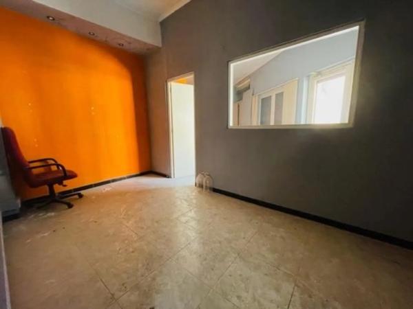 Terreno en calle Castelar