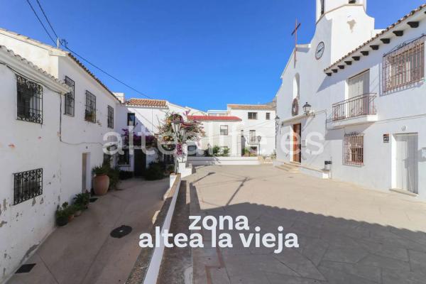 Terreno en avenida Principal