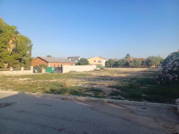 Terreno en calle de Agost