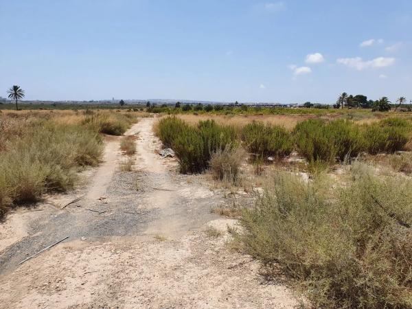 Terreno en calle Carabela