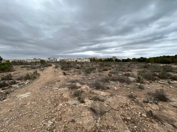 Terreno en calle Carabela