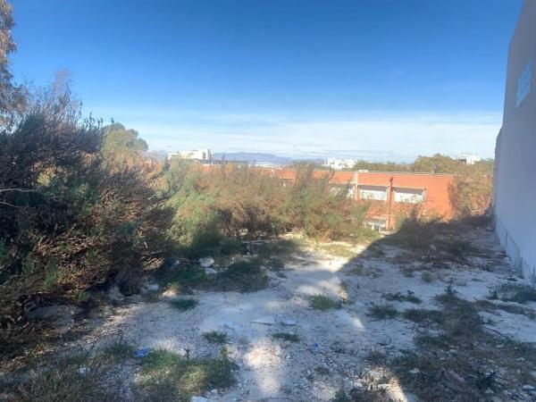 Terreno en calle Almoradí