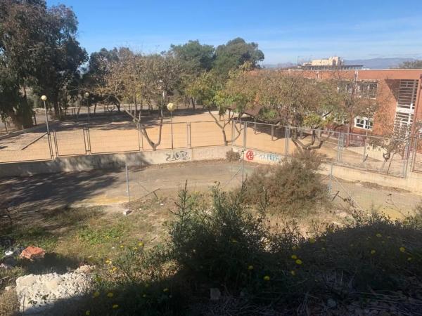 Terreno en calle Almoradí