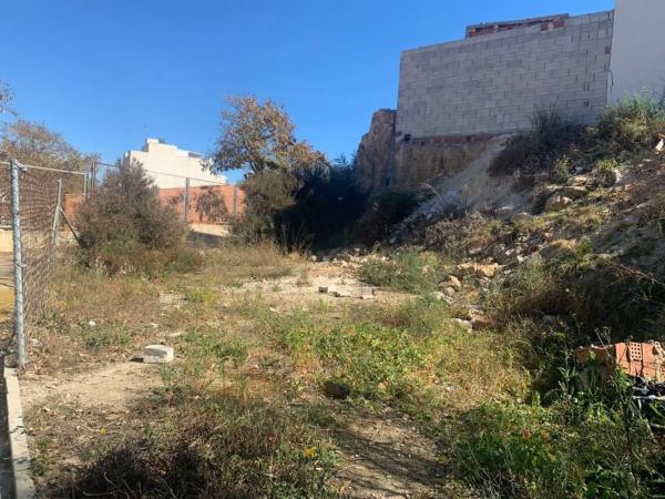 Terreno en calle Almoradí