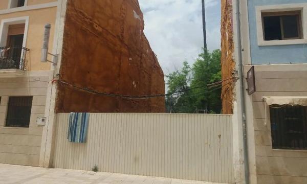 Terreno en calle Mitja Galta