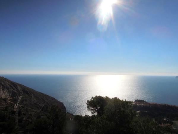 Terreno en calle llevant