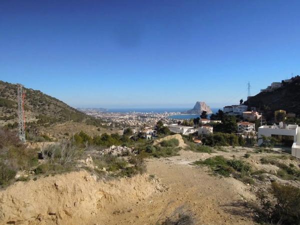 Terreno en calle llevant