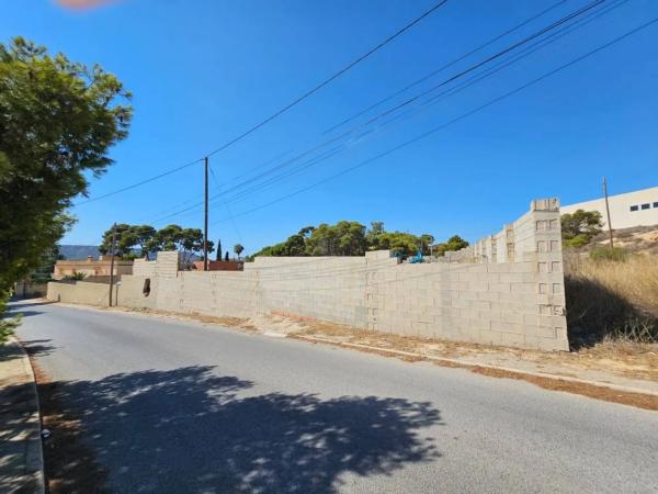 Terreno en calle Alonso Cano