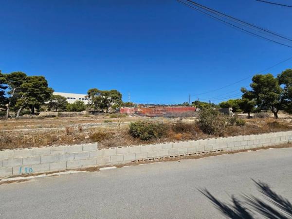 Terreno en calle Alonso Cano