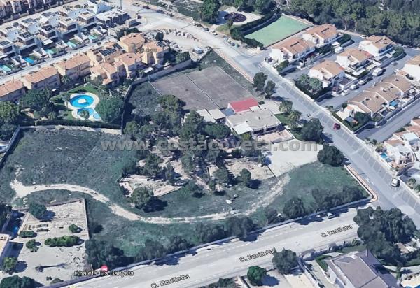 Terreno en calle Benilloba