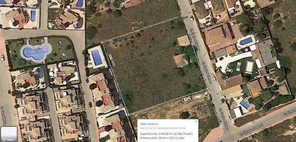 Terreno en calle Carlos Torres, 24