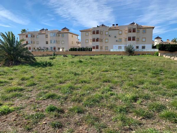 Terreno en calle Carlos Torres, 24