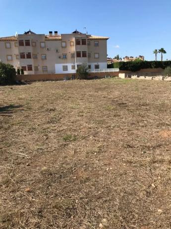 Terreno en calle Carlos Torres, 24