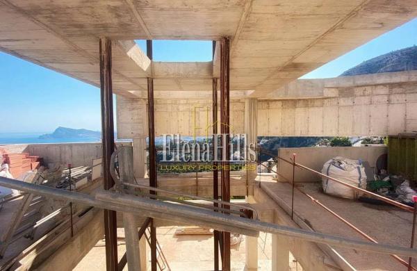 Terreno en avenida Europa