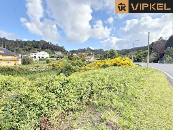 Terreno en avenida Rosalía de Castro