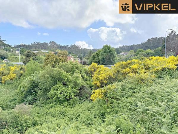 Terreno en avenida Rosalía de Castro