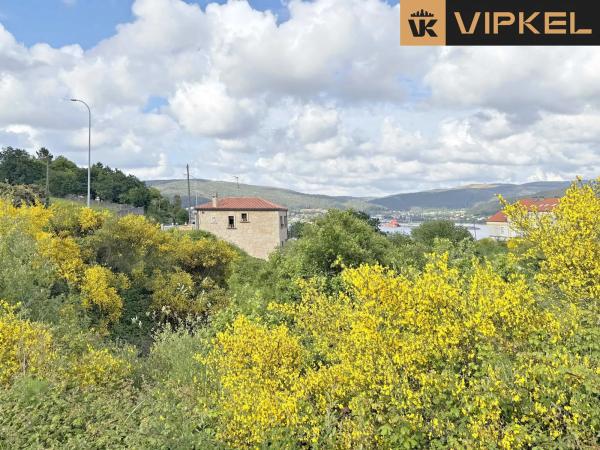 Terreno en avenida Rosalía de Castro