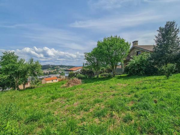 Terreno en calle Penedas