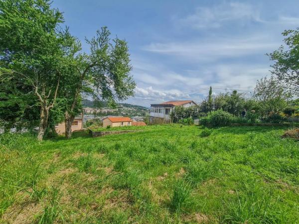 Terreno en calle Penedas