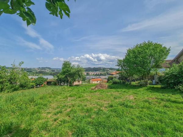 Terreno en calle Penedas
