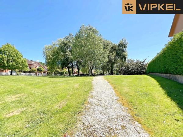 Terreno en calle do Pintor Sucasas