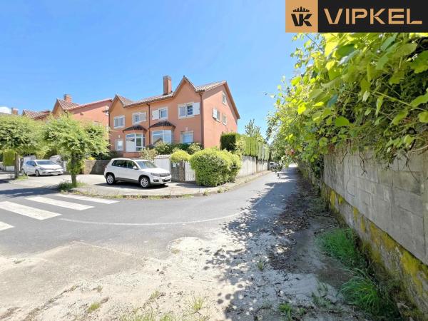 Terreno en calle do Pintor Sucasas