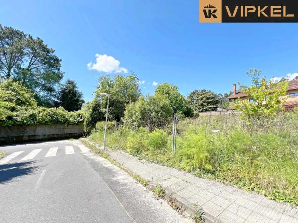 Terreno en calle do Pintor Sucasas