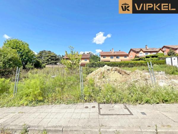 Terreno en calle do Pintor Sucasas