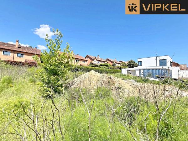 Terreno en calle do Pintor Sucasas