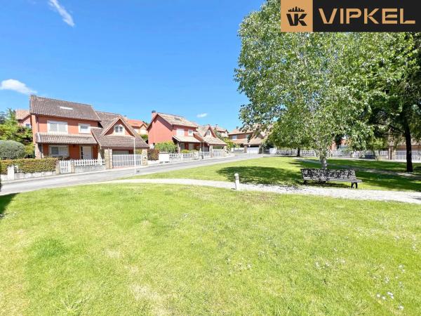 Terreno en calle do Pintor Sucasas