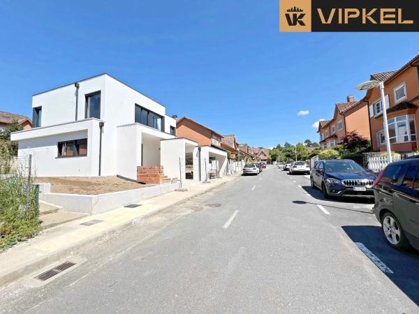 Terreno en calle do Pintor Sucasas